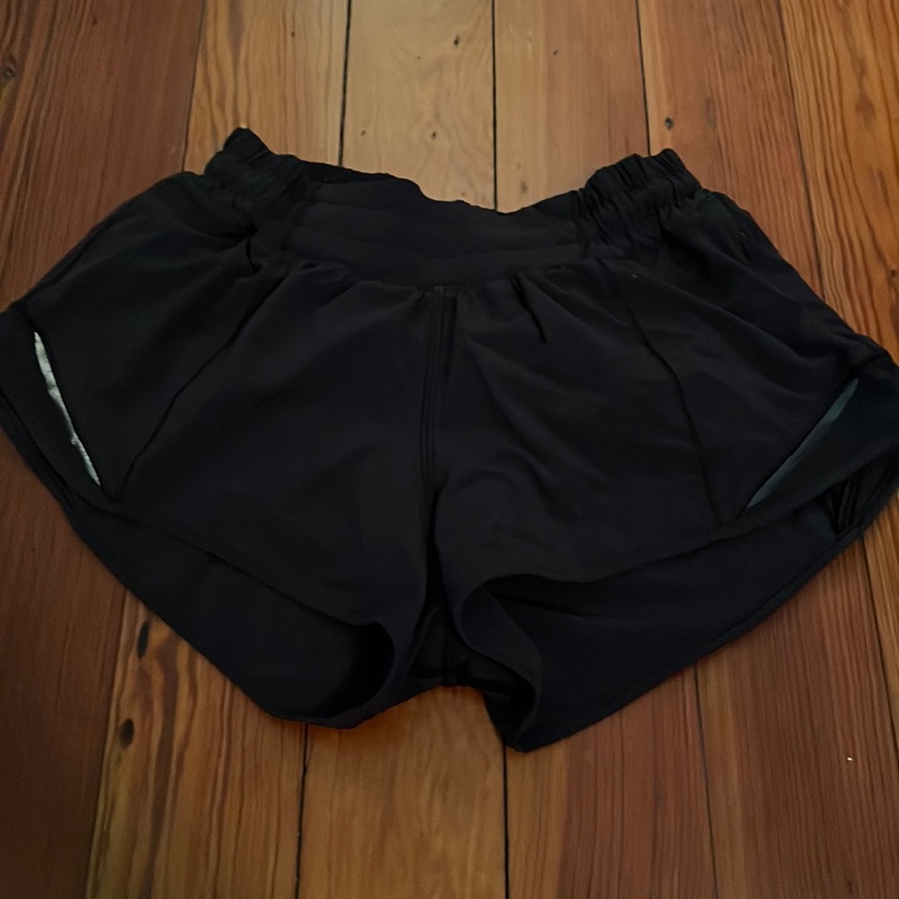 Lululemon Hotty Hot 2.5” Shorts